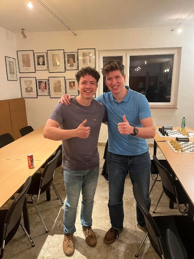 So sehen Sieger aus – Teamfoto