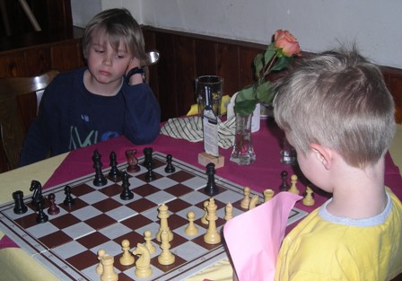 Kai gegen Jonathan Kai gegen Jonathan